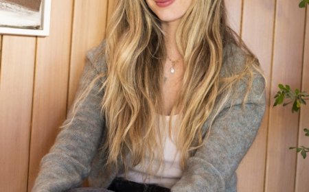 How Mara Roszak Went From Doing Her Friends' Bat Mitzvah Hair to Styling Emma Stone and Zoe Saldaña for the Oscars